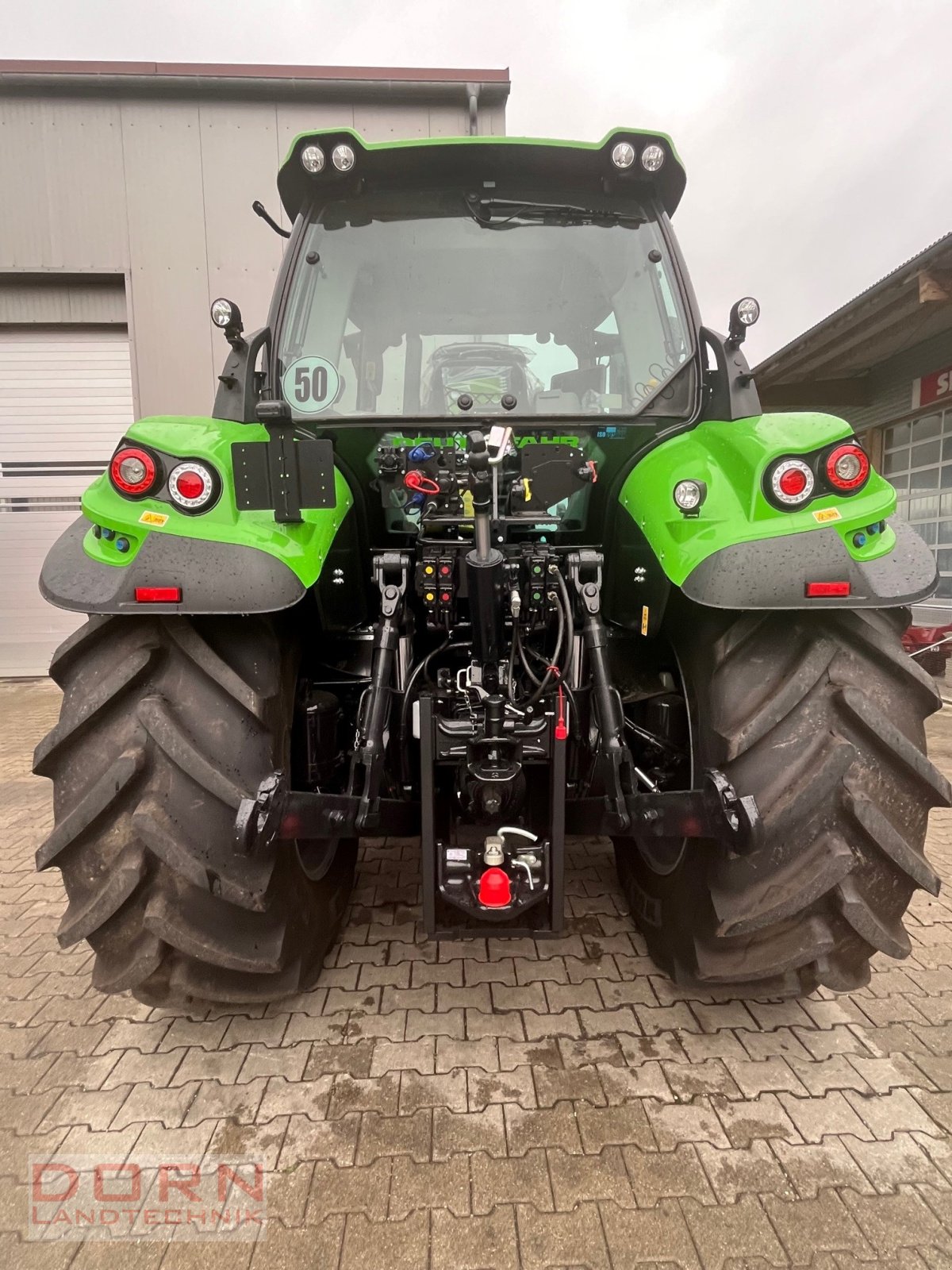 Traktor des Typs Deutz-Fahr Agrotron 6155.4 TTV, Neumaschine in Bruckberg (Bild 4)