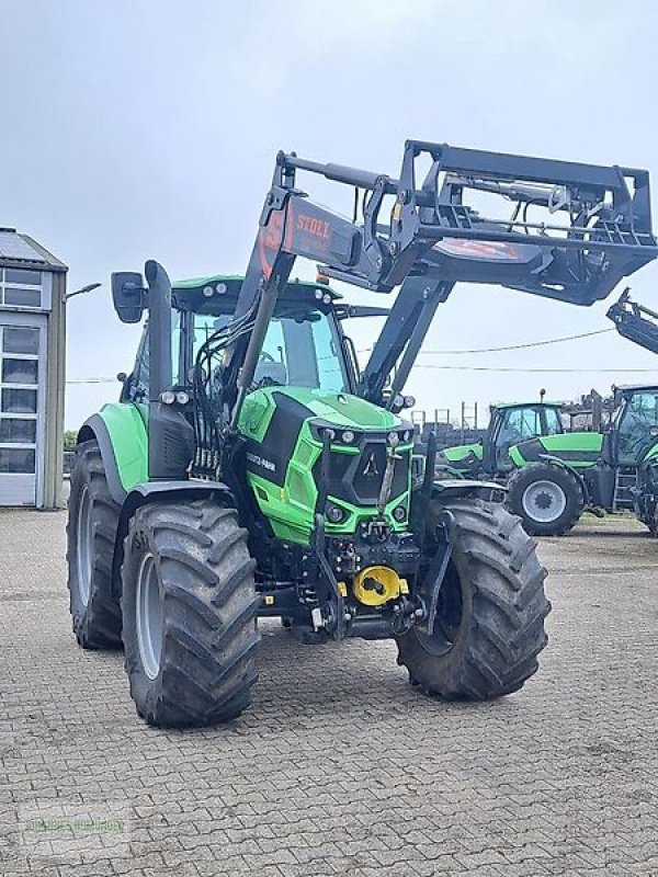 Traktor tipa Deutz-Fahr AGROTRON 6155.4P mit fabrikneuen STOLL-Lader, Gebrauchtmaschine u Leichlingen (Slika 1)