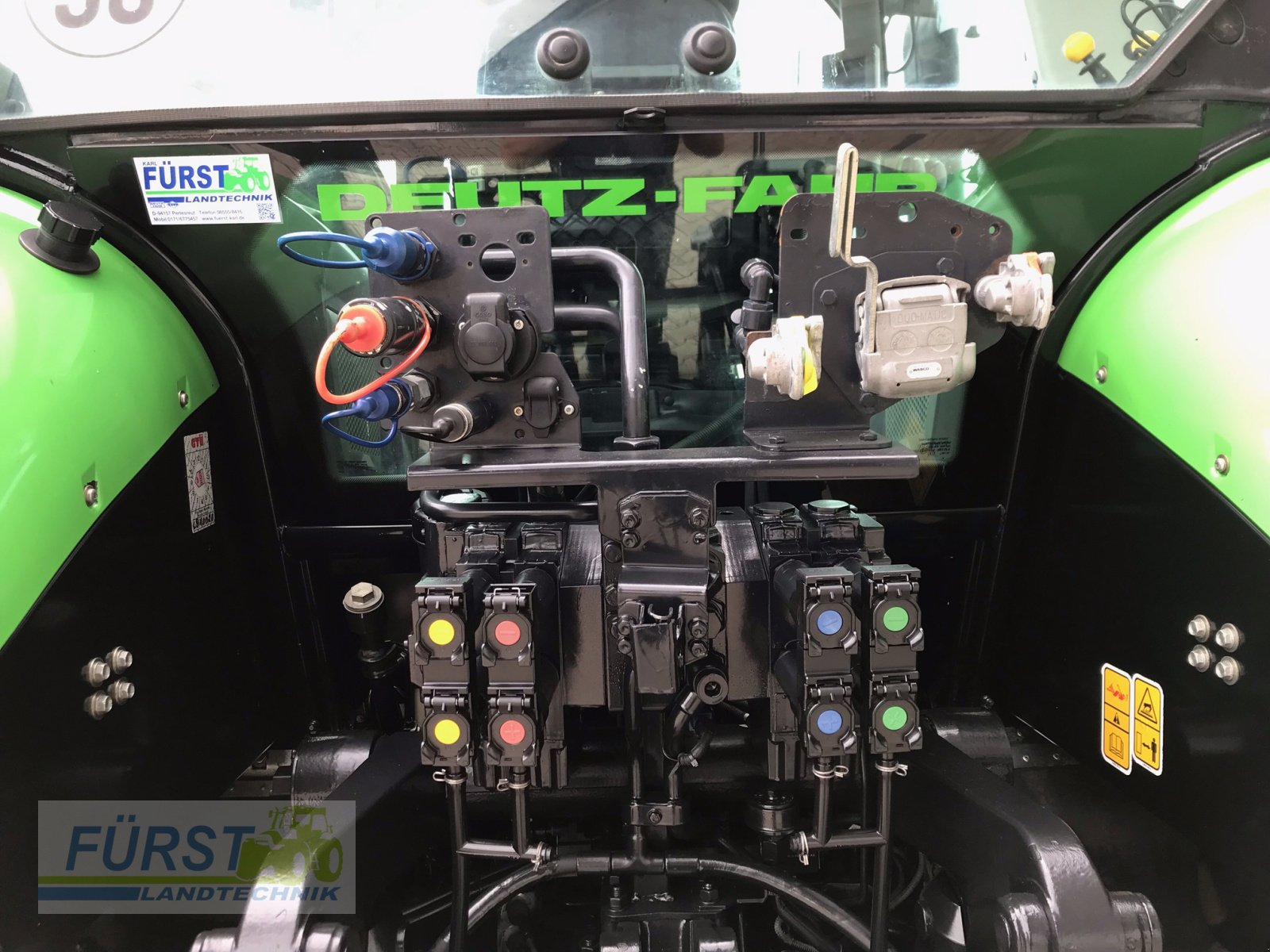 Traktor typu Deutz-Fahr Agrotron 6155.4TTV, Gebrauchtmaschine v Perlesreut (Obrázek 9)