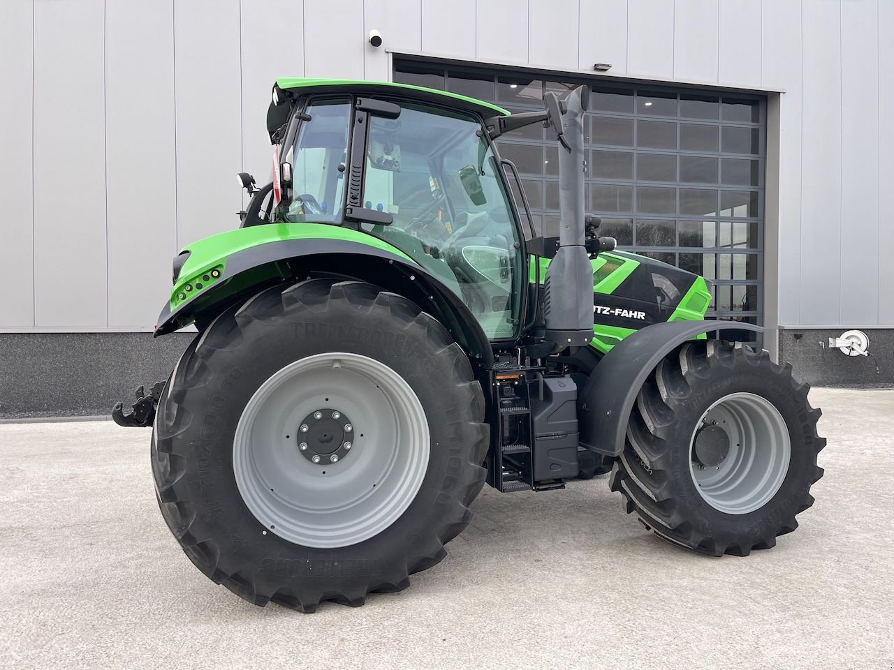 Traktor Türe ait Deutz-Fahr Agrotron 6160, Gebrauchtmaschine içinde Holten (resim 4)