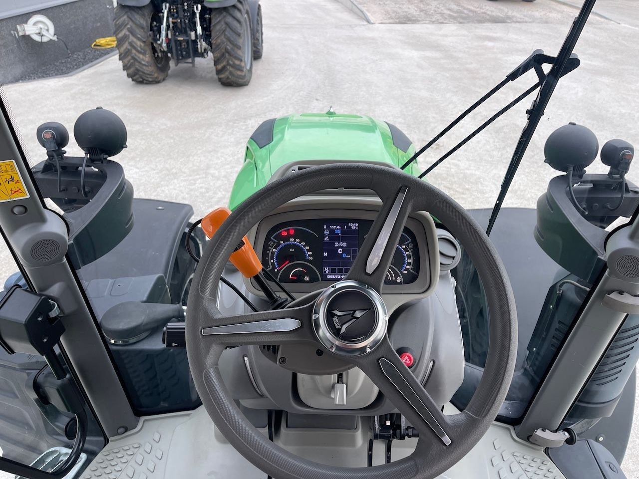 Traktor Türe ait Deutz-Fahr Agrotron 6160, Gebrauchtmaschine içinde Holten (resim 10)