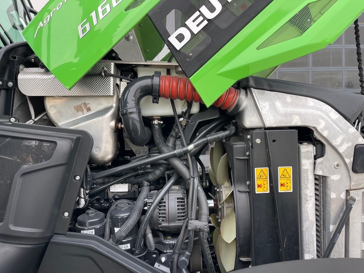 Traktor Türe ait Deutz-Fahr Agrotron 6160, Gebrauchtmaschine içinde Holten (resim 11)