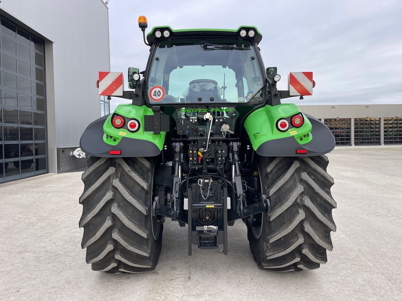 Traktor Türe ait Deutz-Fahr Agrotron 6160, Gebrauchtmaschine içinde Holten (resim 9)