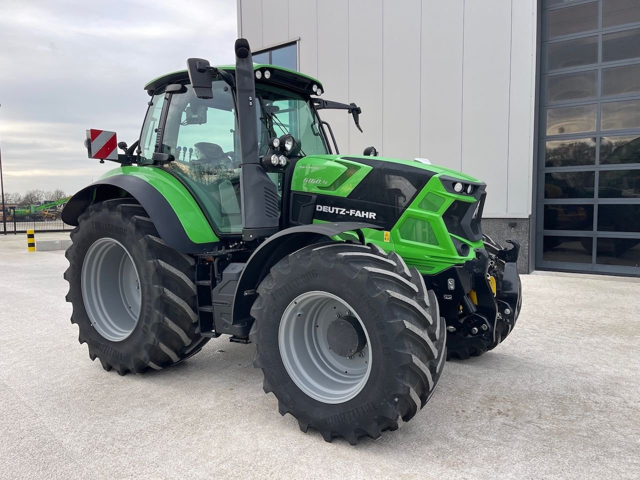 Traktor Türe ait Deutz-Fahr Agrotron 6160, Gebrauchtmaschine içinde Holten (resim 3)