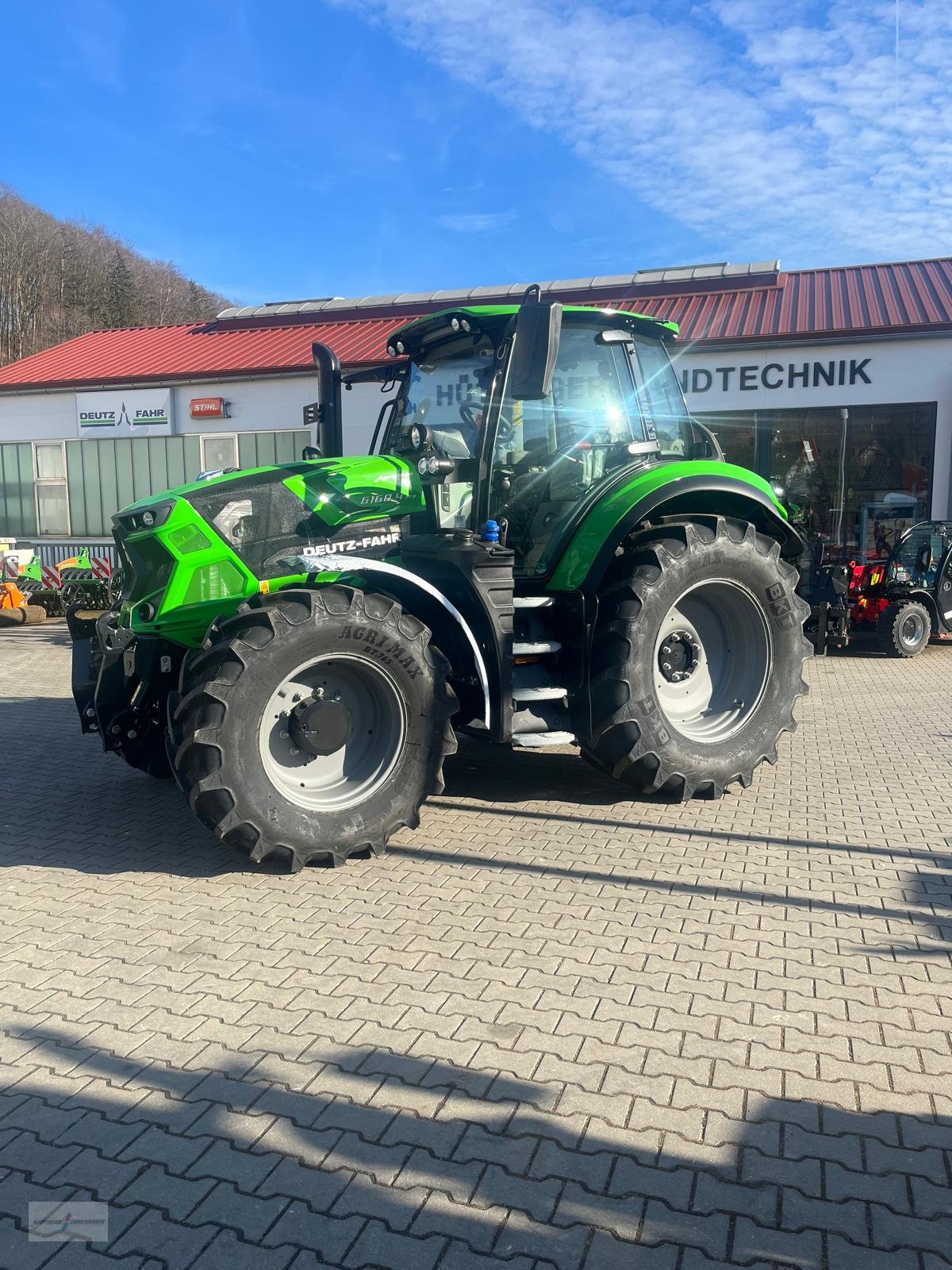 Traktor of the type Deutz-Fahr Agrotron 6160.4 TTV, Neumaschine in Treuchtlingen (Picture 1)