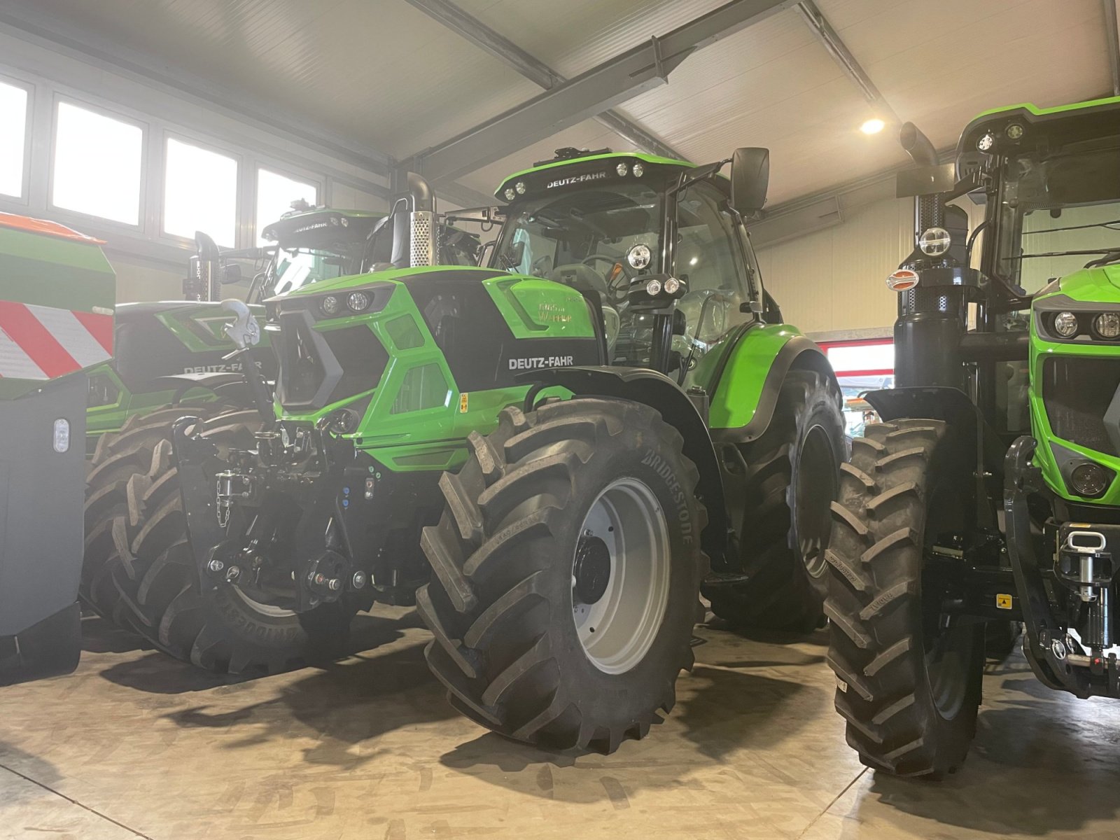 Traktor des Typs Deutz-Fahr Agrotron 6165 TTV, Neumaschine in Dannstadt-Schauernheim (Bild 2)