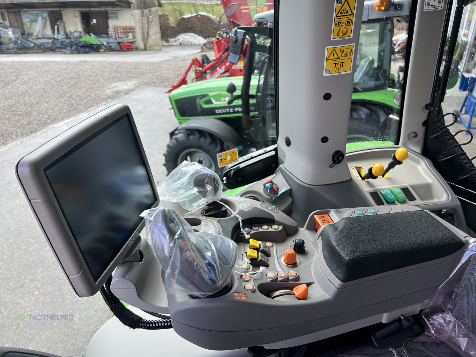 Traktor des Typs Deutz-Fahr Agrotron 6165 TTV, Neumaschine in Pforzen (Bild 18)
