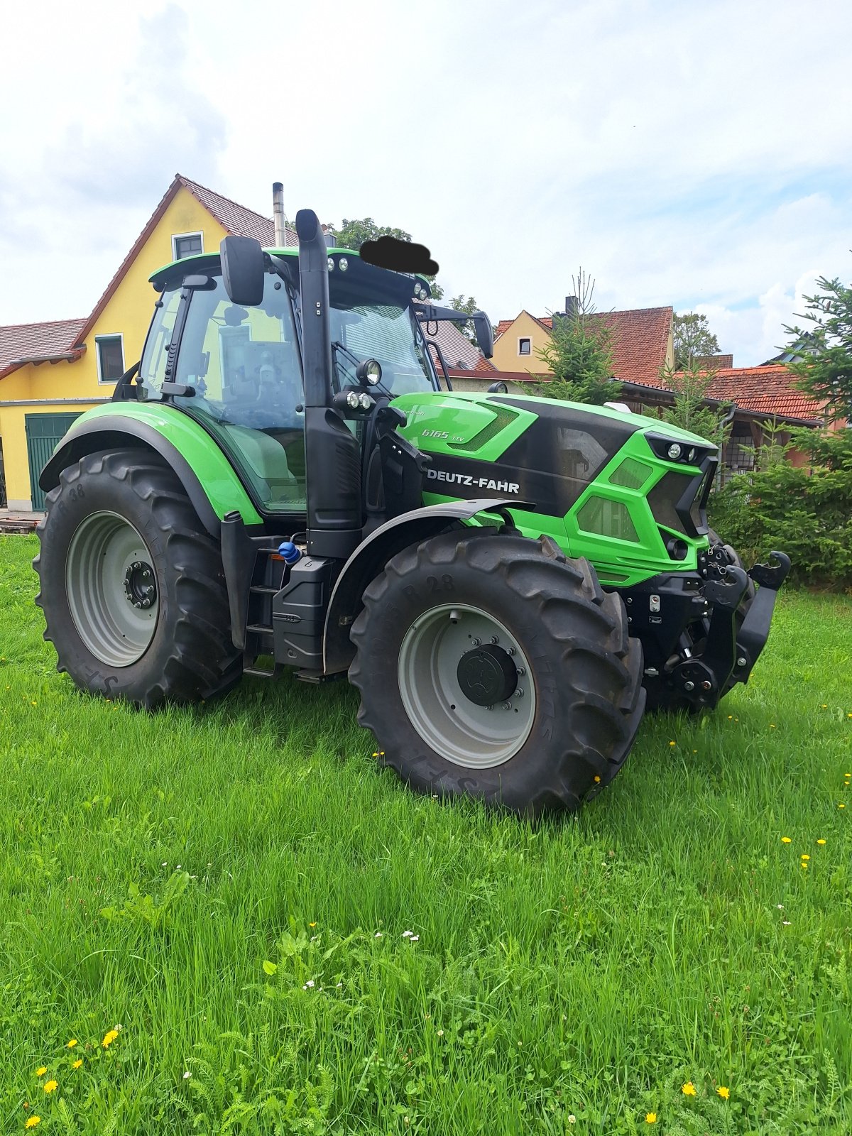 Traktor of the type Deutz-Fahr Agrotron 6165 TTV, Gebrauchtmaschine in Feuchtwangen (Picture 1)