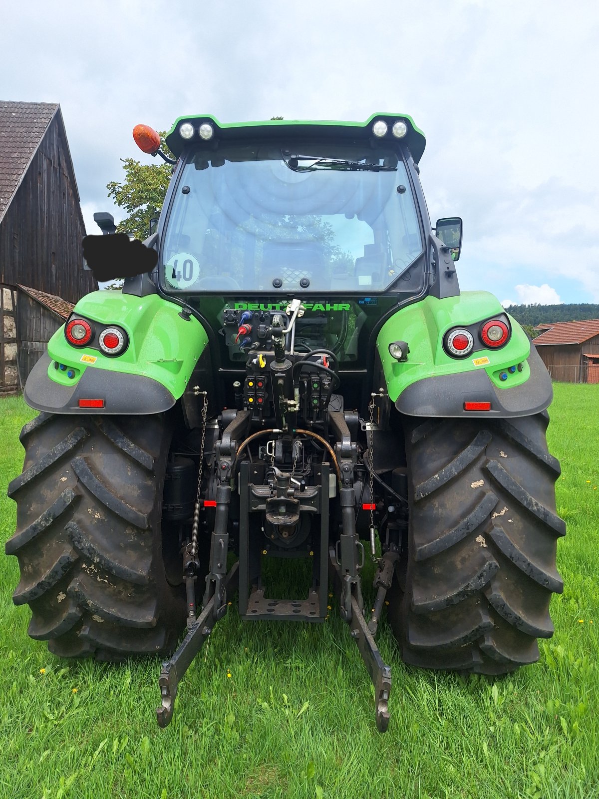 Traktor of the type Deutz-Fahr Agrotron 6165 TTV, Gebrauchtmaschine in Feuchtwangen (Picture 2)