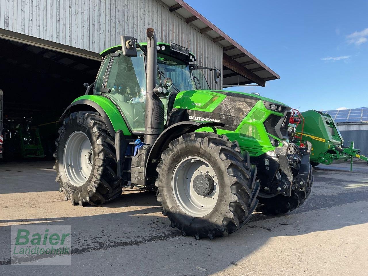 Traktor типа Deutz-Fahr Agrotron 6165, Gebrauchtmaschine в OBERNDORF-HOCHMOESSINGEN (Фотография 1)