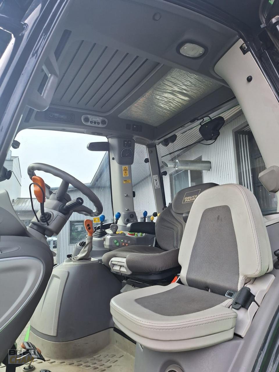 Traktor del tipo Deutz-Fahr Agrotron 6165, Gebrauchtmaschine en Cham (Imagen 8)