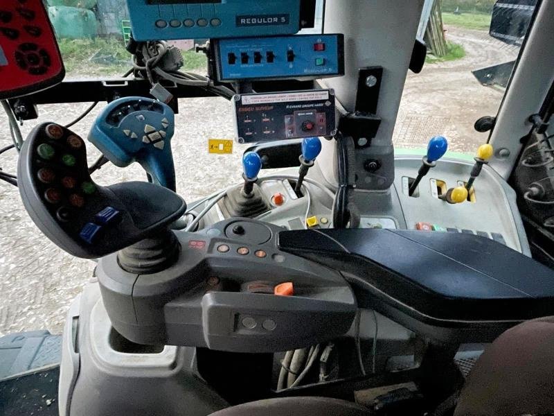 Traktor typu Deutz-Fahr AGROTRON 6165.4, Gebrauchtmaschine v SAINT-GERMAIN DU PUY (Obrázek 7)