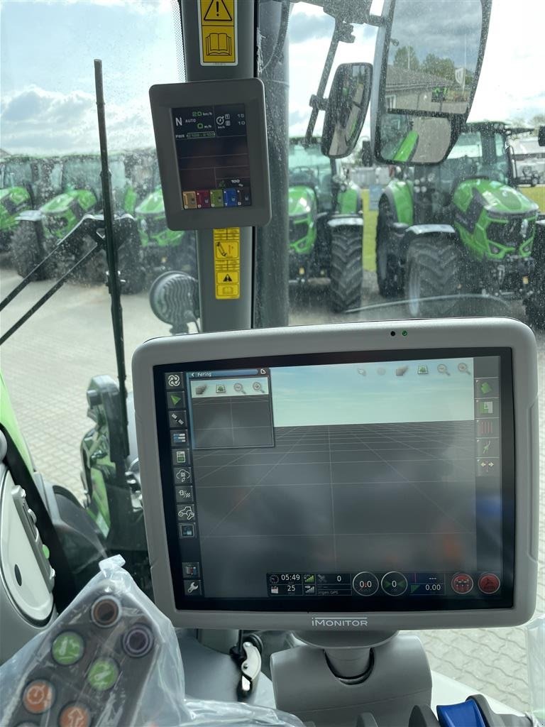 Traktor van het type Deutz-Fahr Agrotron 6175 TTV Frontlæsser Ready, Gebrauchtmaschine in Brørup (Foto 11)