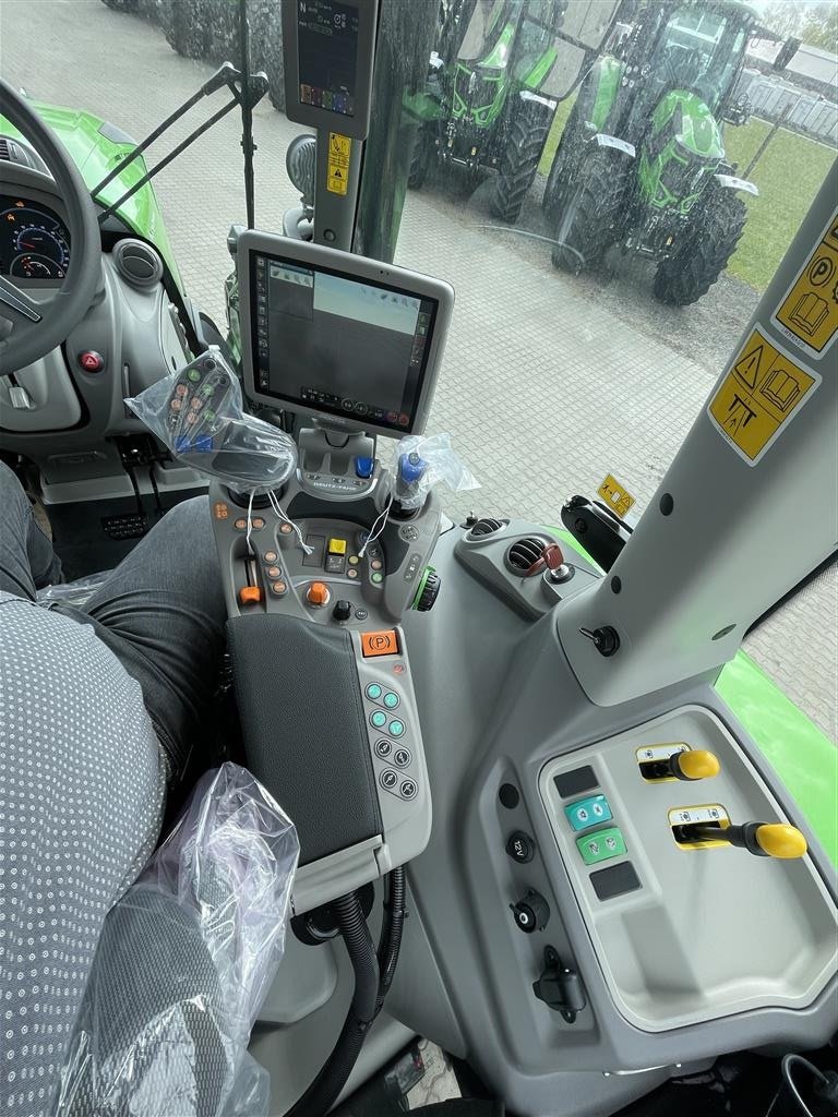 Traktor des Typs Deutz-Fahr Agrotron 6175 TTV Frontlæsser Ready, Gebrauchtmaschine in Brørup (Bild 8)