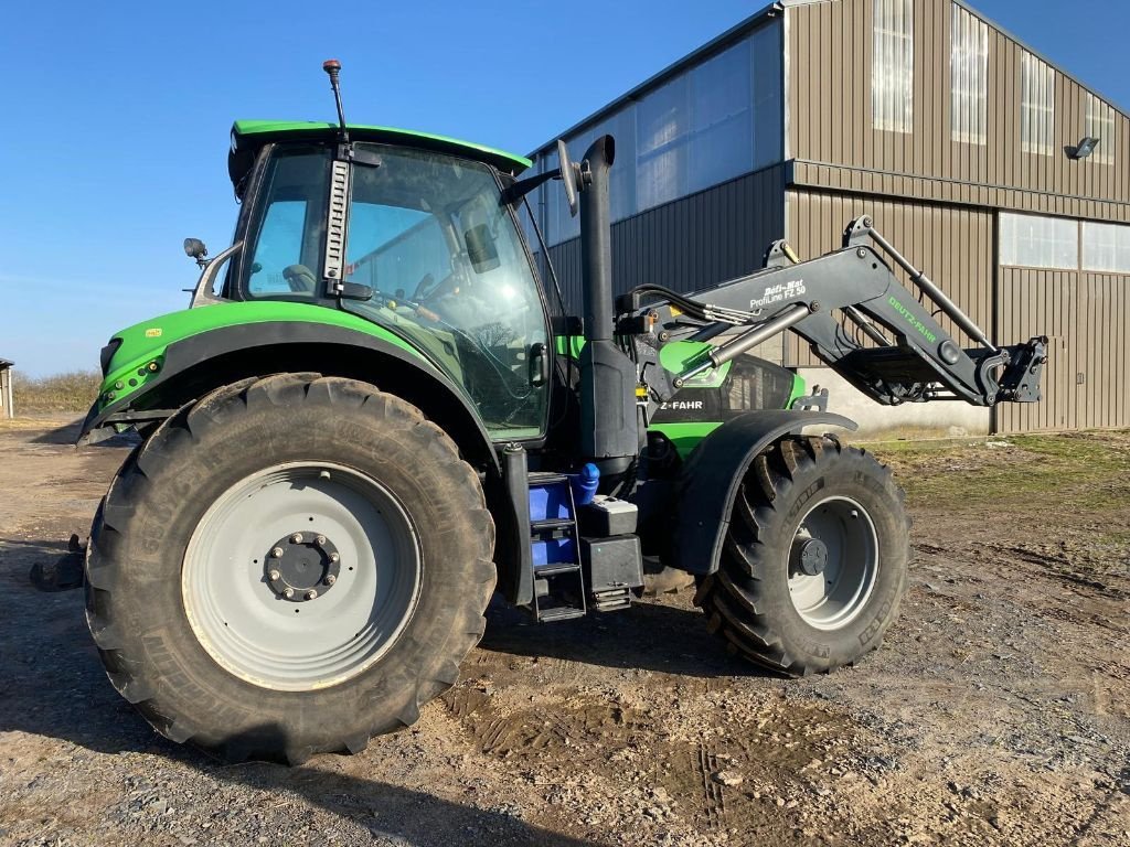 Traktor типа Deutz-Fahr Agrotron 6180 C-Shift, Gebrauchtmaschine в SAINT FLOUR (Фотография 2)