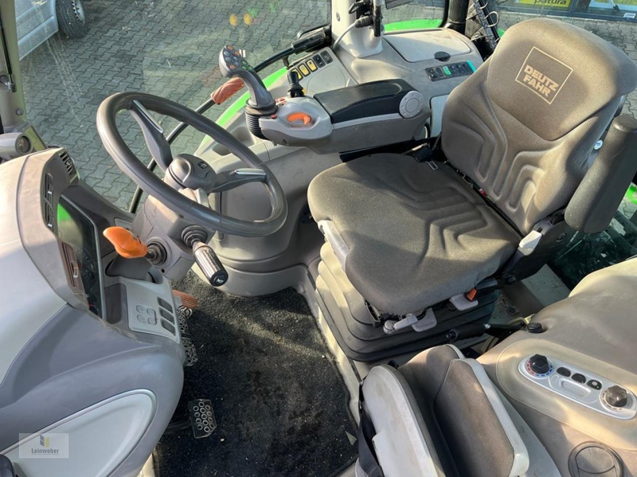 Traktor des Typs Deutz-Fahr Agrotron 6180 C-Shift, Gebrauchtmaschine in Neuhof - Dorfborn (Bild 9)
