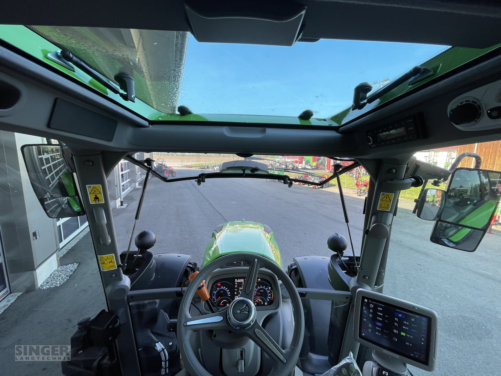 Traktor des Typs Deutz-Fahr Agrotron 6180 TTV, Neumaschine in Ebenhofen (Bild 7)