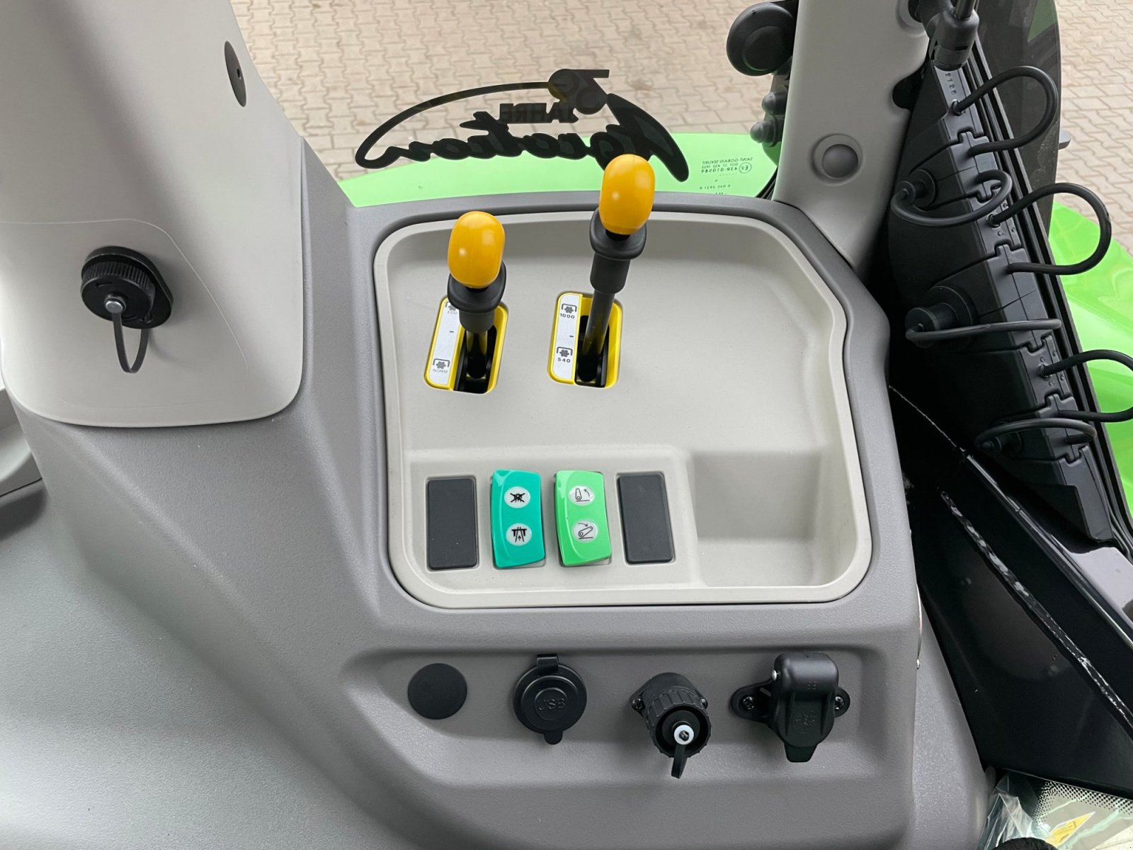 Traktor Türe ait Deutz-Fahr Agrotron 6180 TTV, Neumaschine içinde Dannstadt-Schauernheim (resim 12)