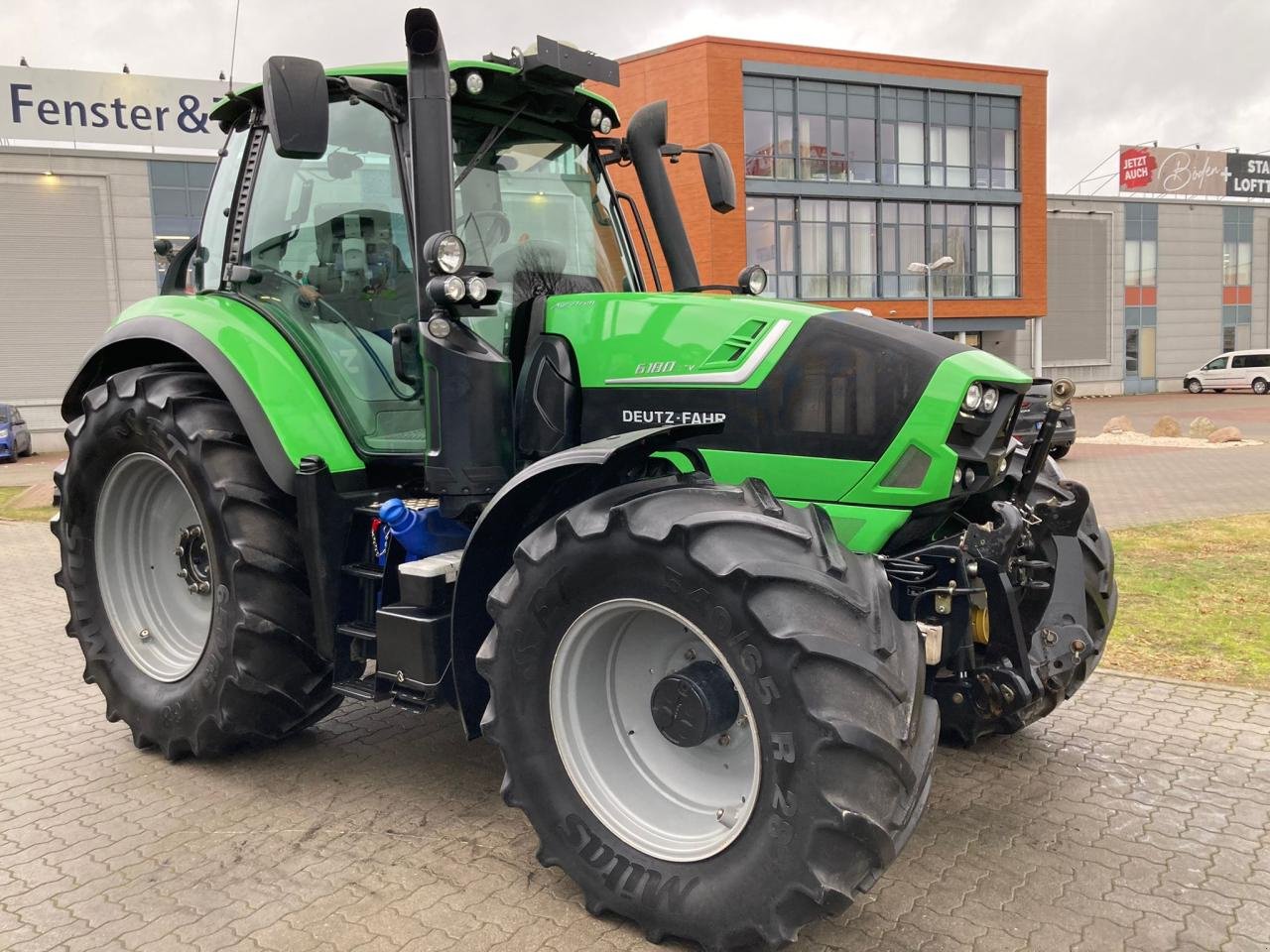 Traktor des Typs Deutz-Fahr Agrotron 6180TTV mit GPS, Gebrauchtmaschine in Stuhr (Bild 3)