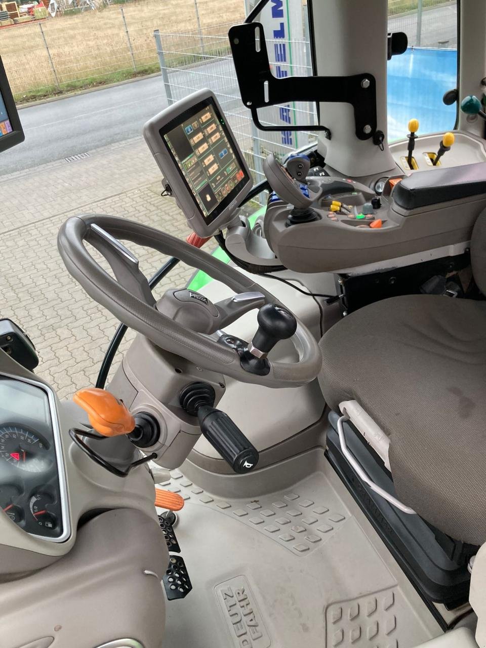 Traktor des Typs Deutz-Fahr Agrotron 6180TTV mit GPS, Gebrauchtmaschine in Stuhr (Bild 6)