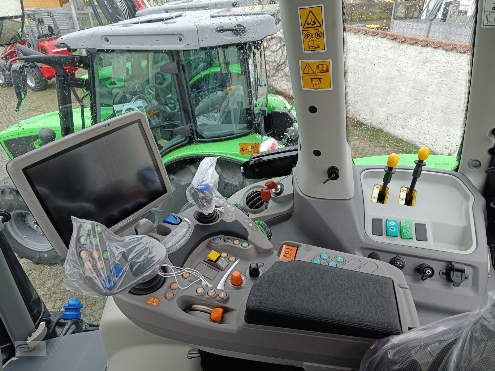Traktor des Typs Deutz-Fahr Agrotron 6185 TTV Sonderpreis, Neumaschine in Frontenhausen (Bild 3)