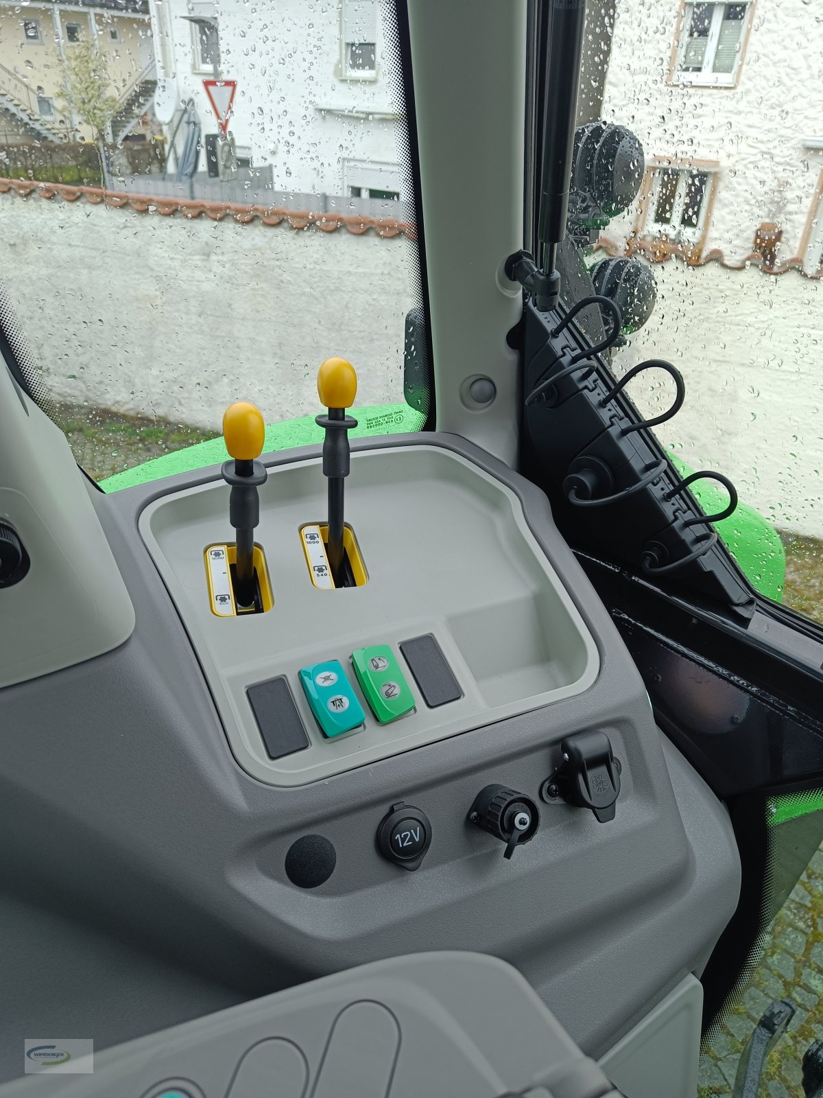 Traktor des Typs Deutz-Fahr Agrotron 6185 TTV Sonderpreis, Neumaschine in Frontenhausen (Bild 4)