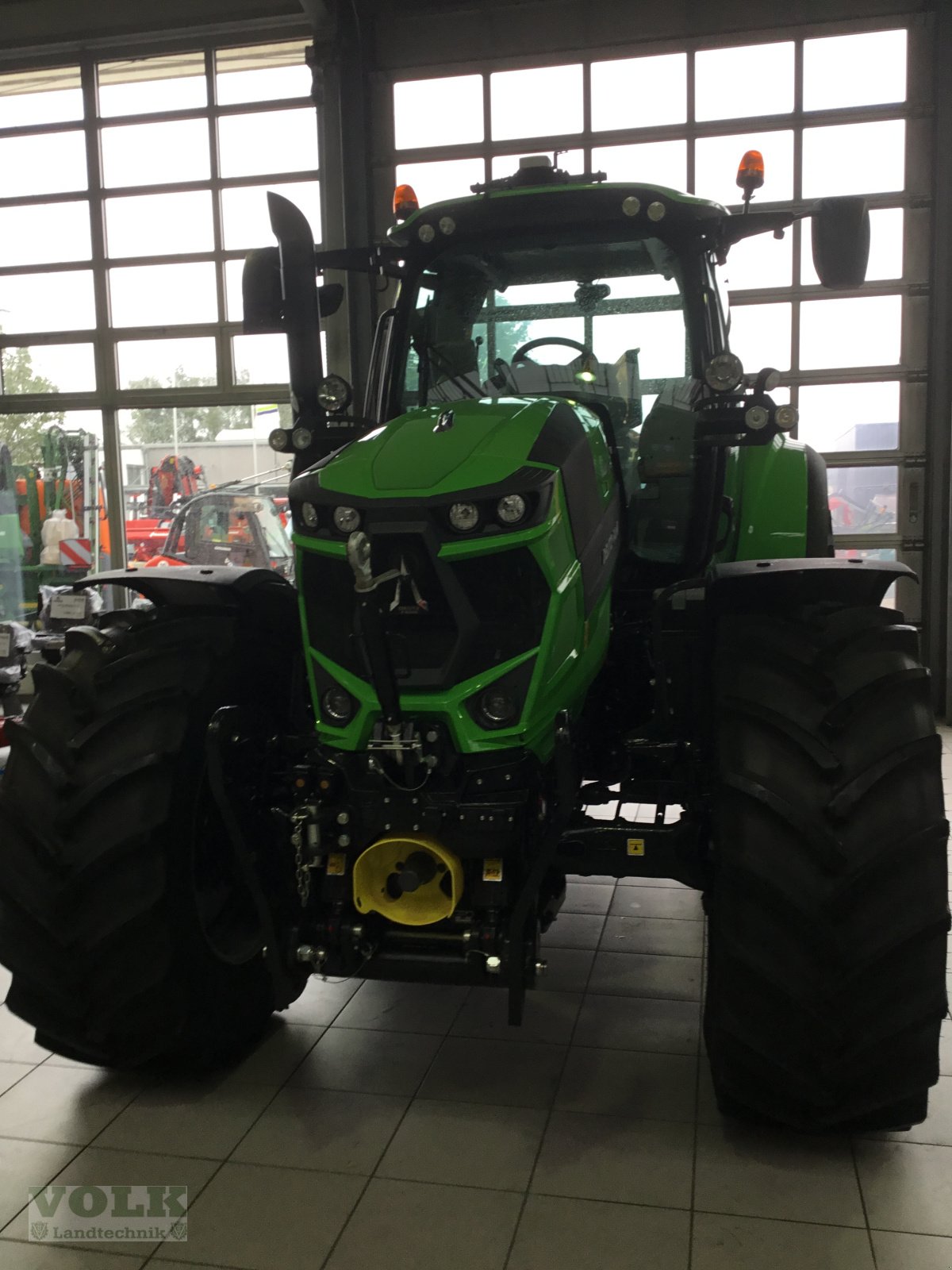 Traktor des Typs Deutz-Fahr Agrotron 6185 TTV, Gebrauchtmaschine in Friedberg-Derching (Bild 2)