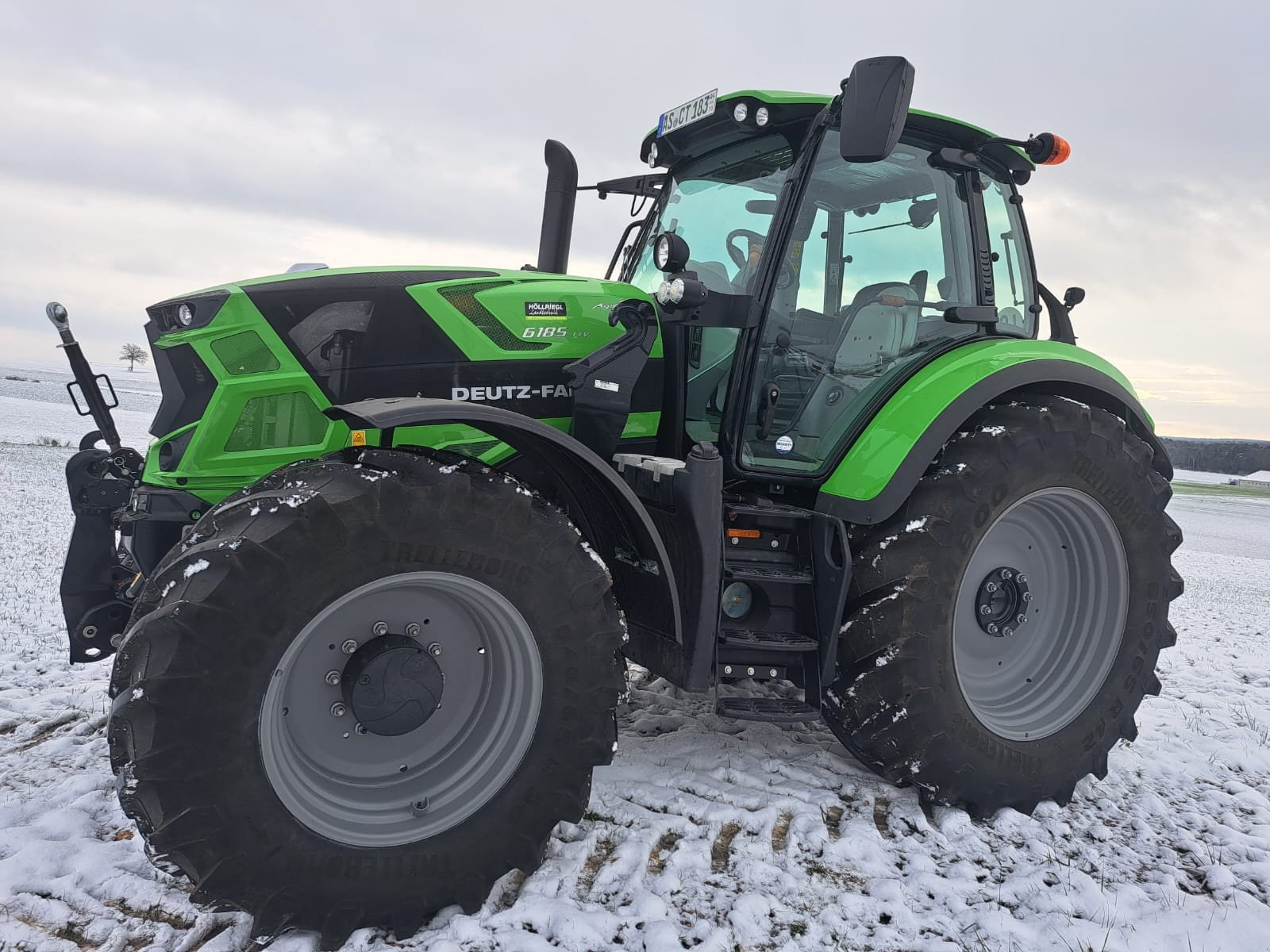 Traktor типа Deutz-Fahr Agrotron 6185 TTV, Gebrauchtmaschine в Amberg (Фотография 1)