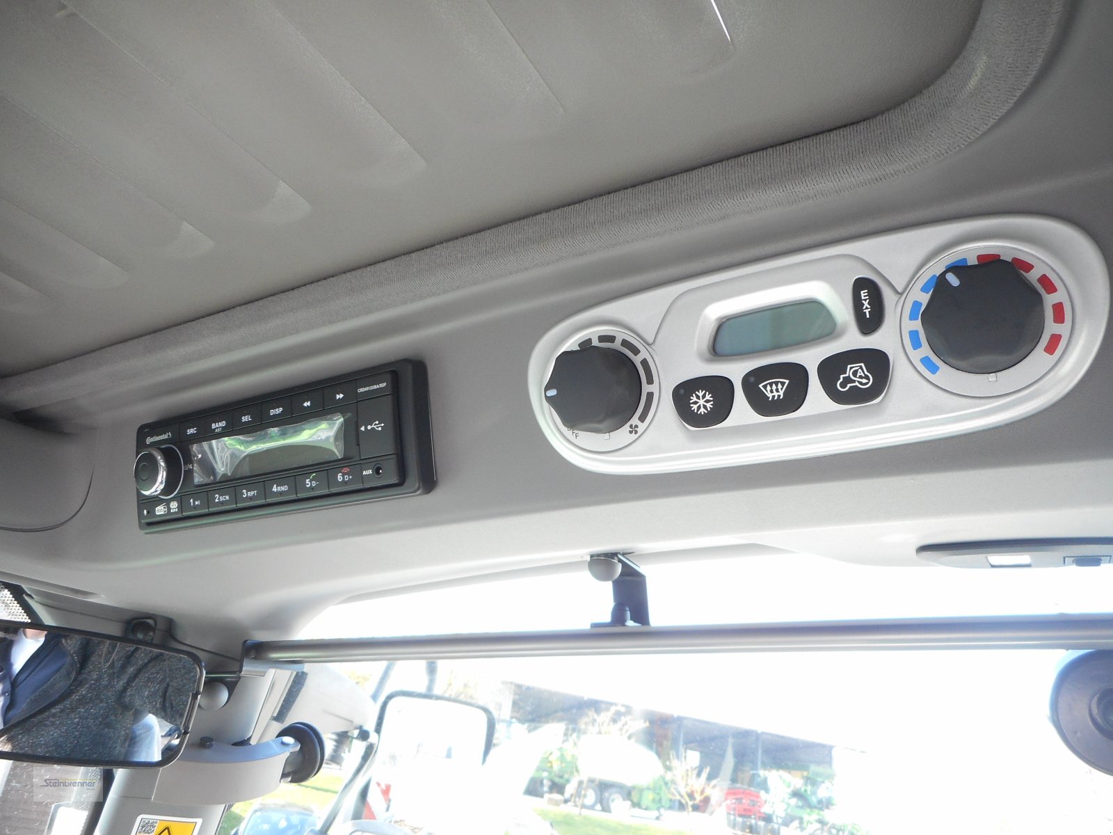 Traktor des Typs Deutz-Fahr Agrotron 6190 TTV Warrior, Neumaschine in Wörnitz (Bild 10)