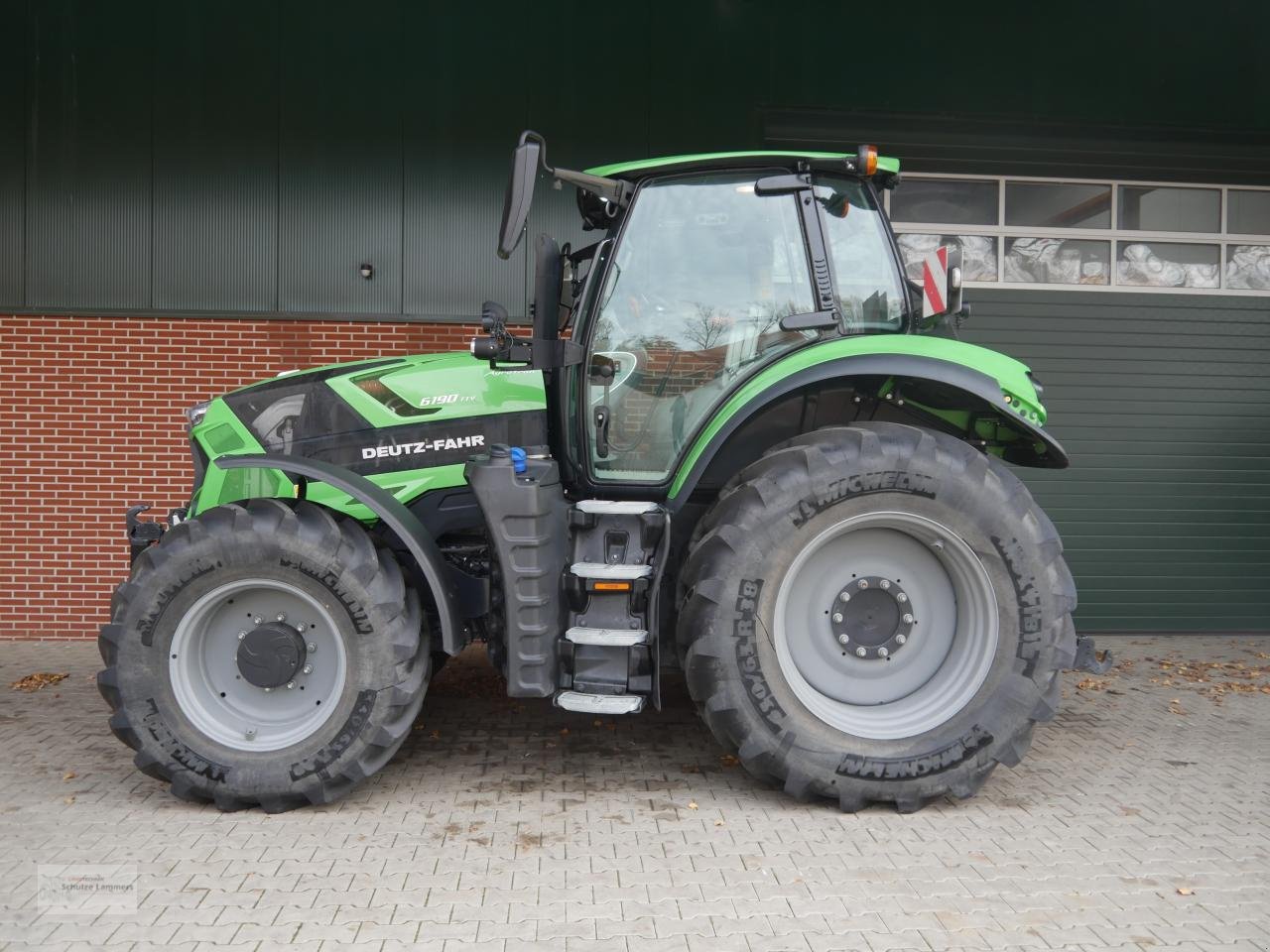 Traktor типа Deutz-Fahr Agrotron 6190 TTV, Gebrauchtmaschine в Borken (Фотография 4)