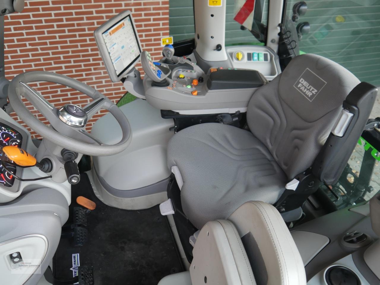 Traktor типа Deutz-Fahr Agrotron 6190 TTV, Gebrauchtmaschine в Borken (Фотография 11)