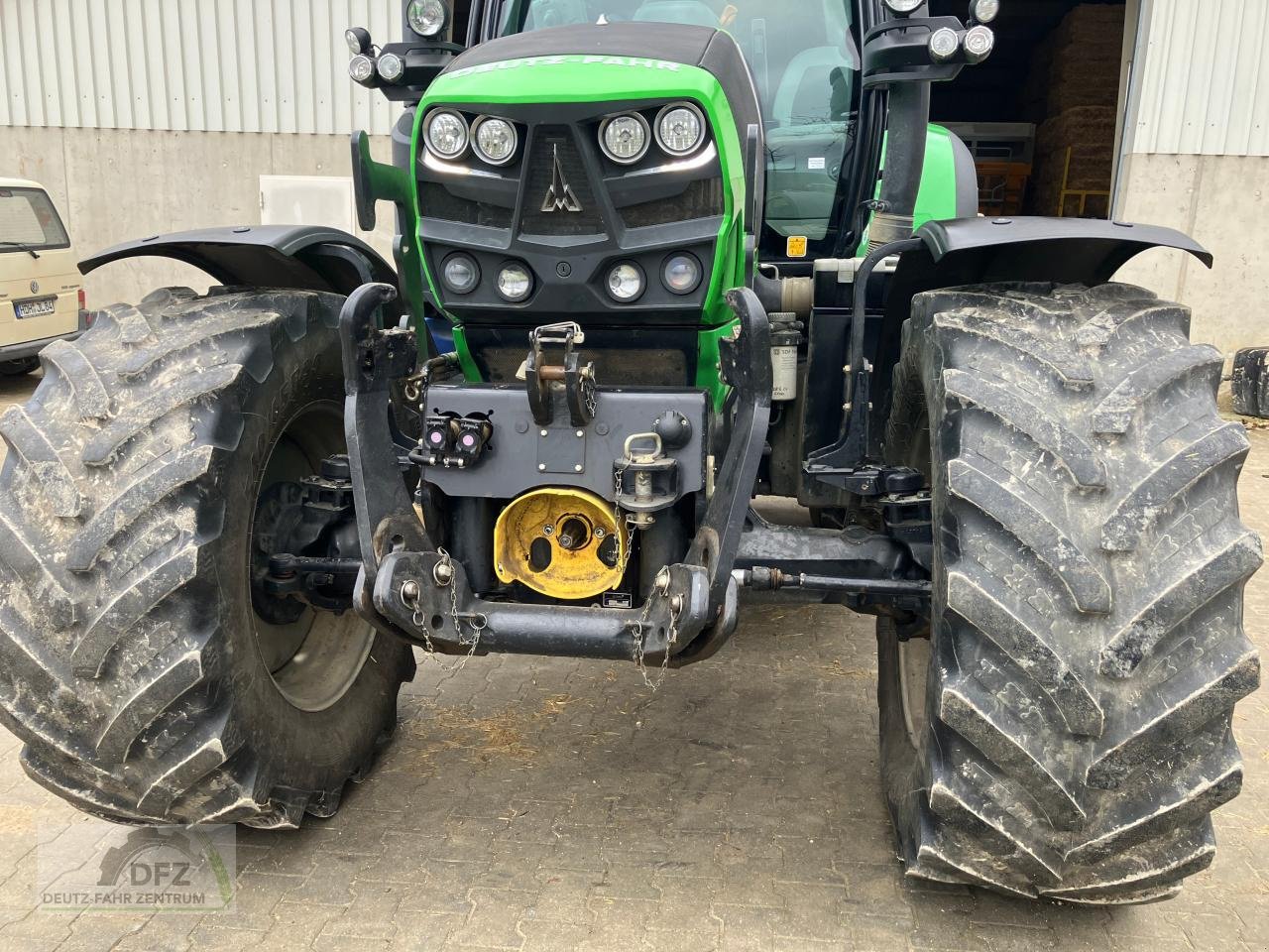 Traktor типа Deutz-Fahr AGROTRON 6190 TTV, Gebrauchtmaschine в Lauingen (Фотография 4)