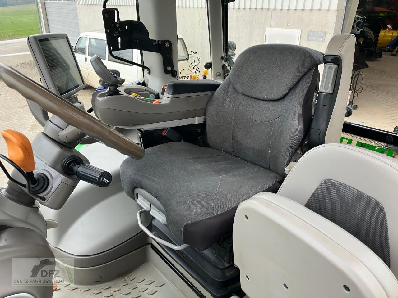 Traktor типа Deutz-Fahr AGROTRON 6190 TTV, Gebrauchtmaschine в Lauingen (Фотография 7)