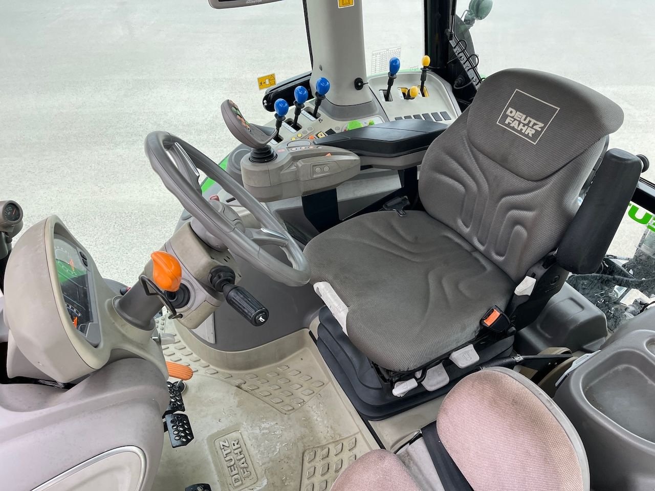 Traktor του τύπου Deutz-Fahr Agrotron 6205 RC Shift, Gebrauchtmaschine σε Holten (Φωτογραφία 5)