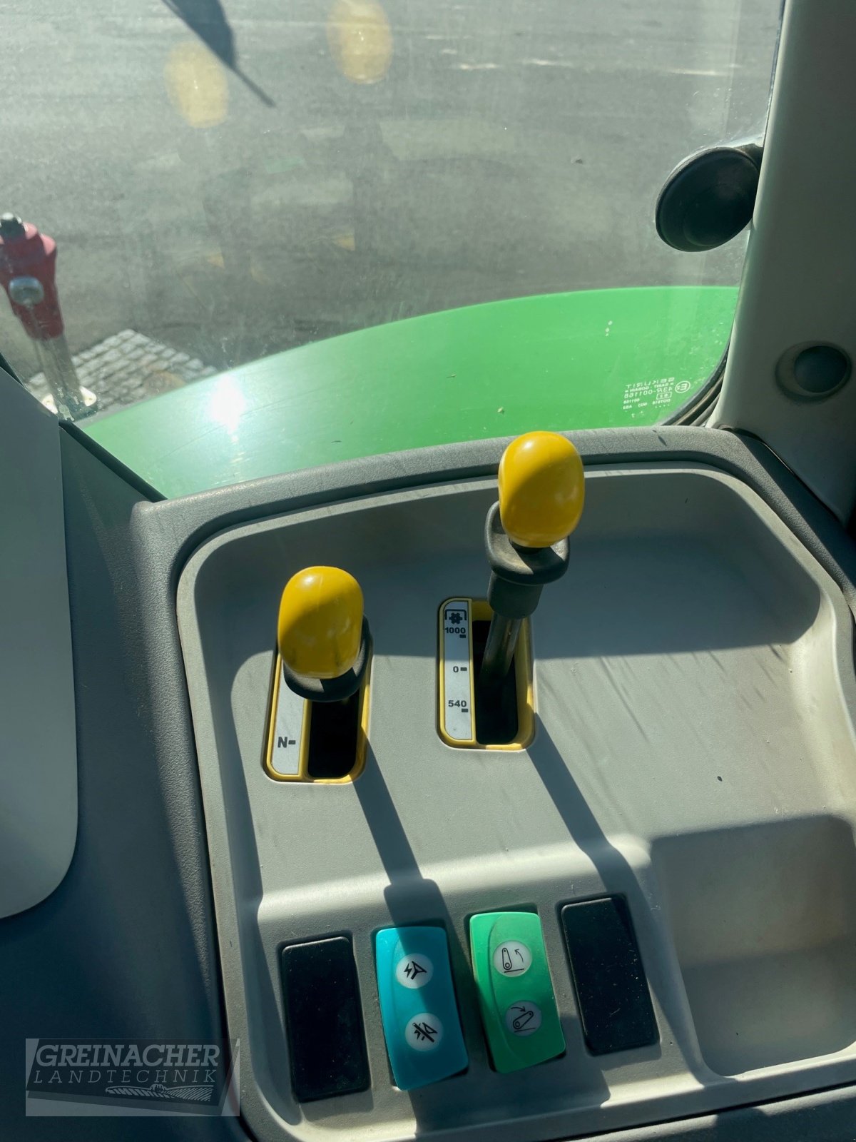 Traktor типа Deutz-Fahr Agrotron 6205 TTV, Gebrauchtmaschine в Pfullendorf (Фотография 12)