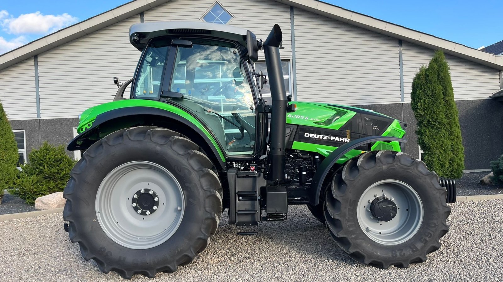 Traktor del tipo Deutz-Fahr Agrotron 6205G New and Unused tractor, Gebrauchtmaschine In Lintrup (Immagine 8)