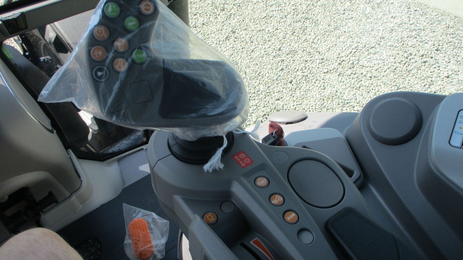 Traktor van het type Deutz-Fahr Agrotron 6205G New and Unused tractor, Gebrauchtmaschine in Lintrup (Foto 19)