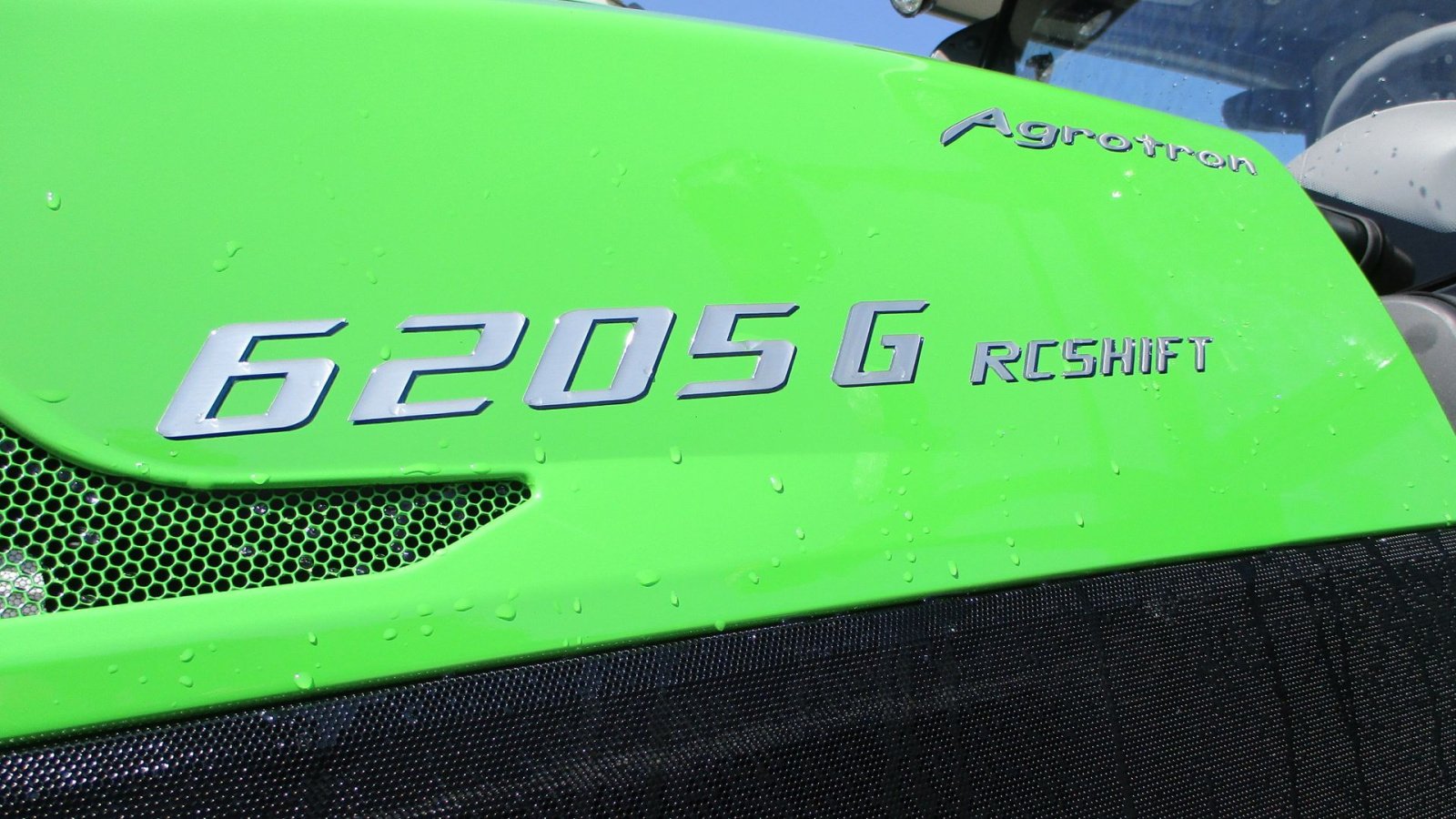 Traktor van het type Deutz-Fahr Agrotron 6205G New and Unused tractor, Gebrauchtmaschine in Lintrup (Foto 10)