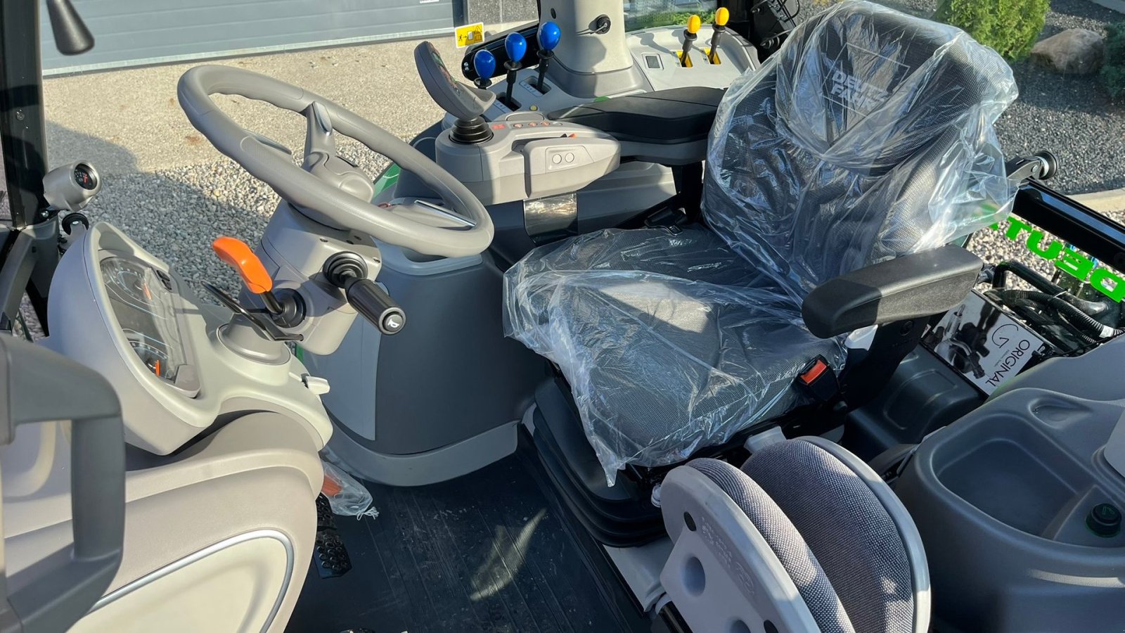 Traktor типа Deutz-Fahr Agrotron 6205G New and Unused tractor, Gebrauchtmaschine в Lintrup (Фотография 3)