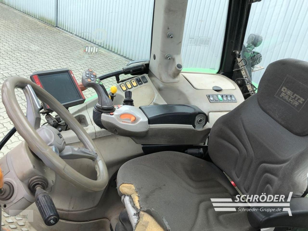 Traktor типа Deutz-Fahr AGROTRON 6210 C SHIFT, Gebrauchtmaschine в Wildeshausen (Фотография 13)