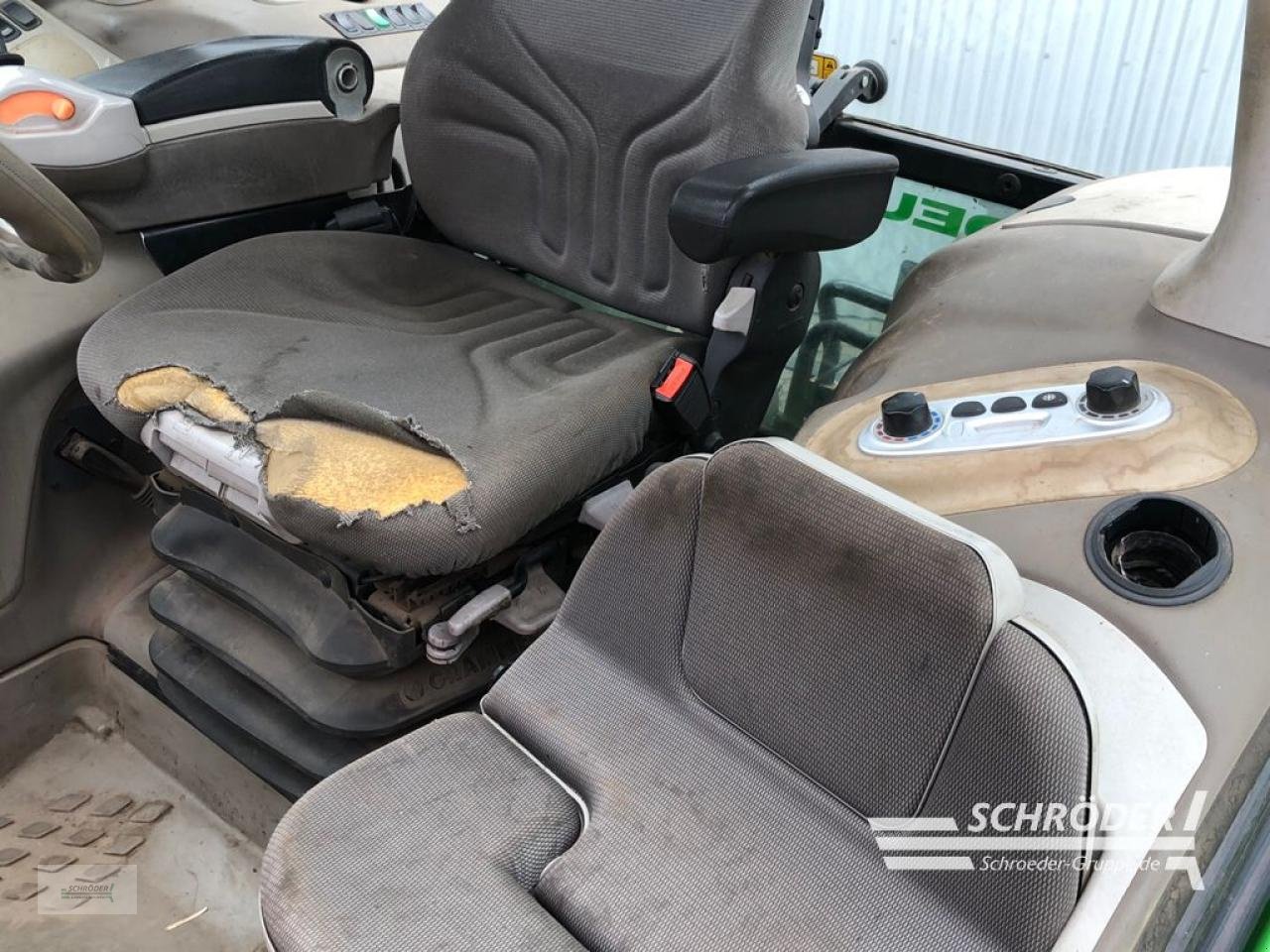 Traktor типа Deutz-Fahr AGROTRON 6210 C SHIFT, Gebrauchtmaschine в Wildeshausen (Фотография 14)