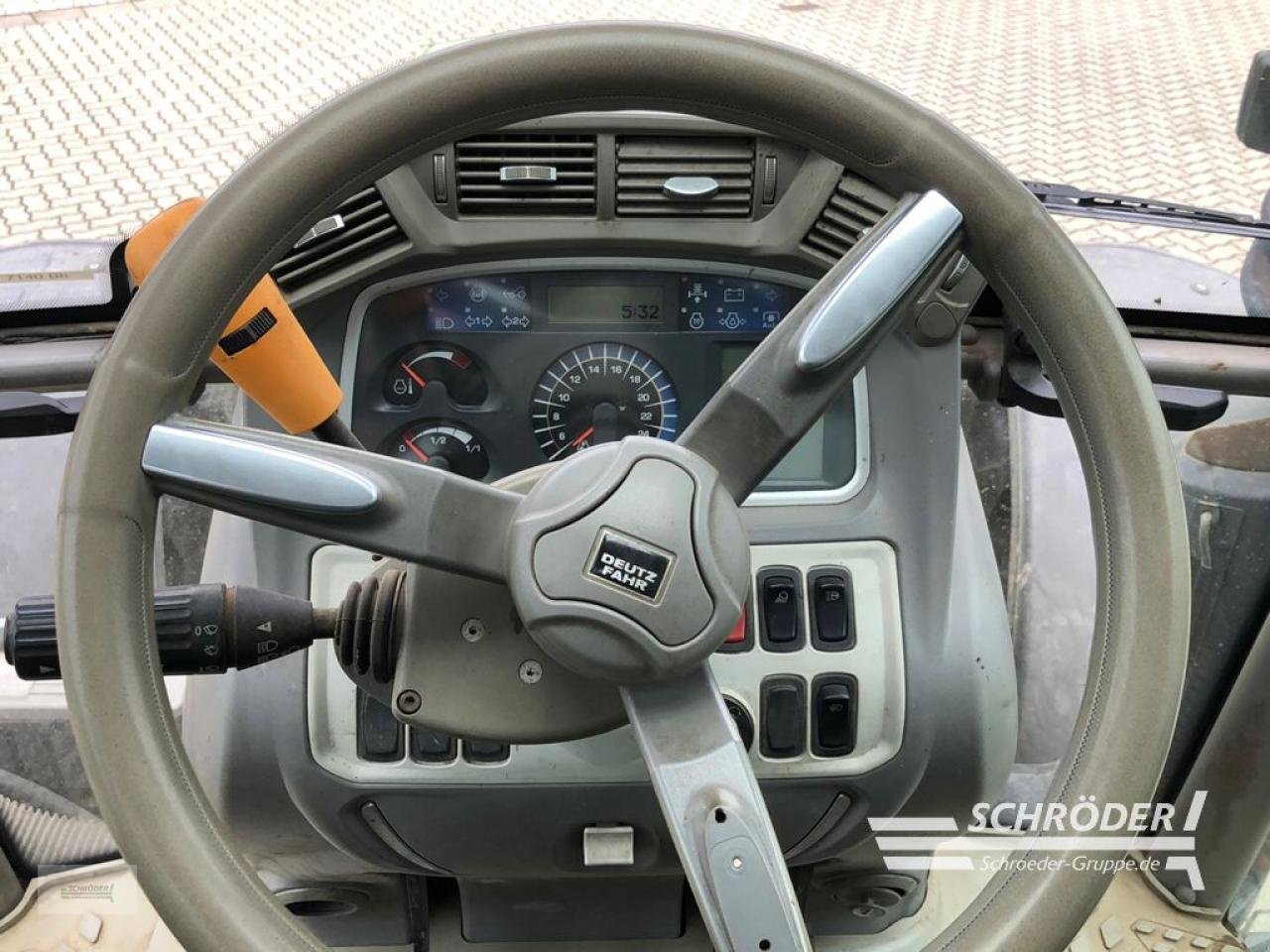 Traktor типа Deutz-Fahr AGROTRON 6210 C SHIFT, Gebrauchtmaschine в Wildeshausen (Фотография 15)