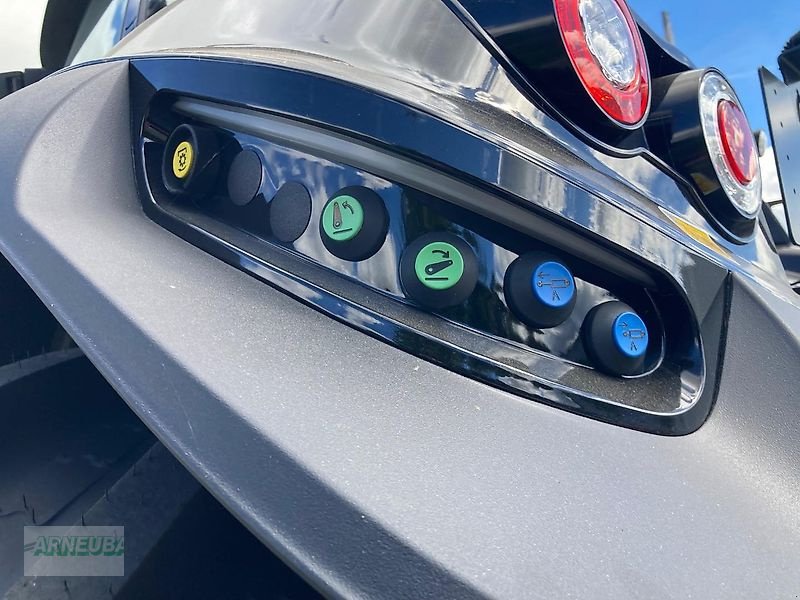 Traktor of the type Deutz-Fahr Agrotron 6210 RC Shift, Neumaschine in Schlettau (Picture 10)