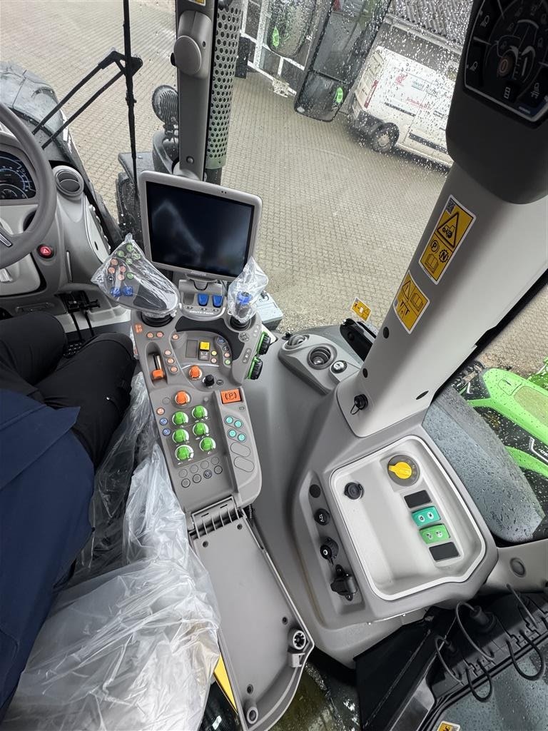 Traktor типа Deutz-Fahr Agrotron 6210 TTV Warrion MAT GREEN, Gebrauchtmaschine в Brørup (Фотография 11)