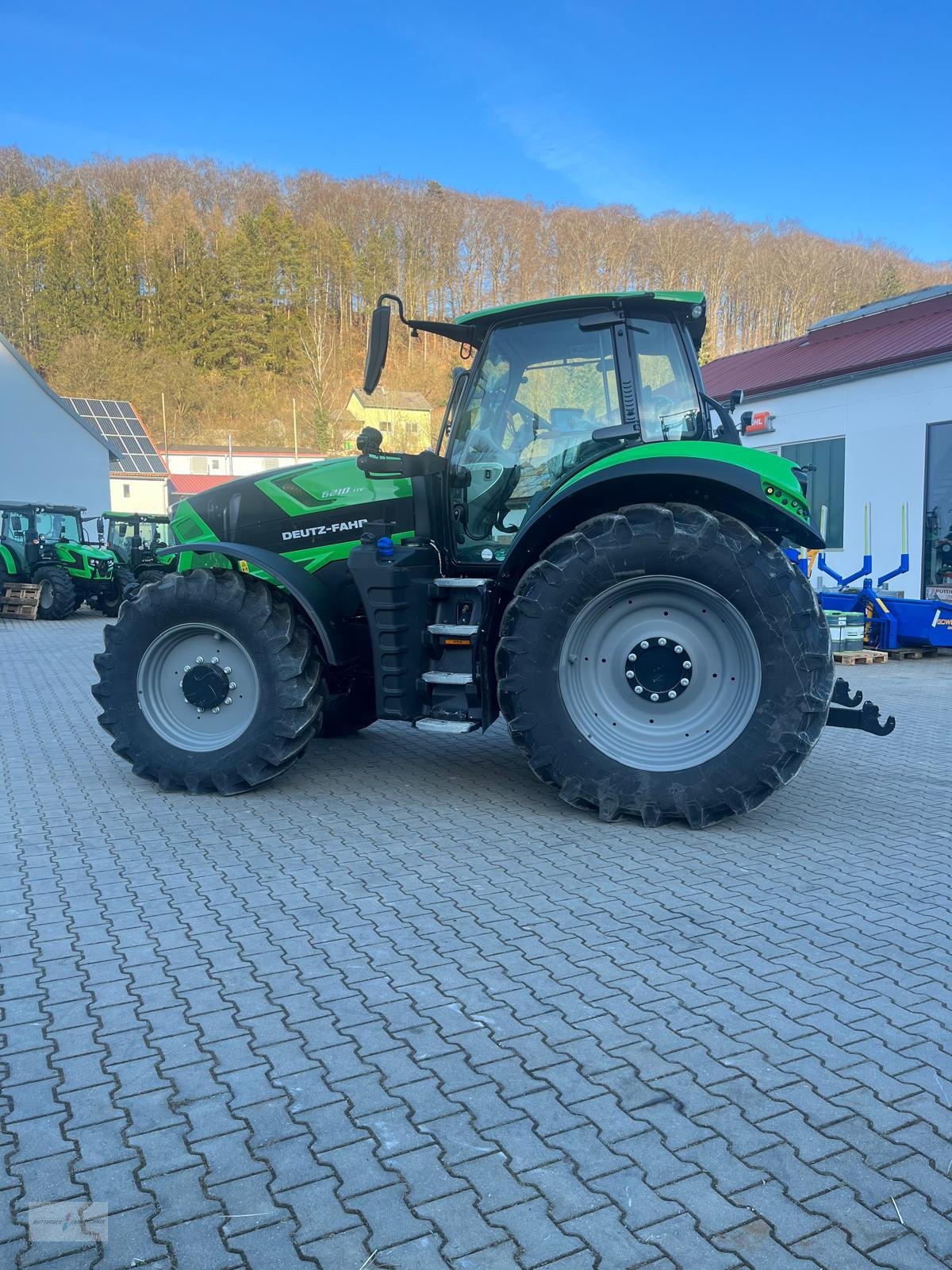 Traktor des Typs Deutz-Fahr Agrotron 6210 TTV, Neumaschine in Treuchtlingen (Bild 1)