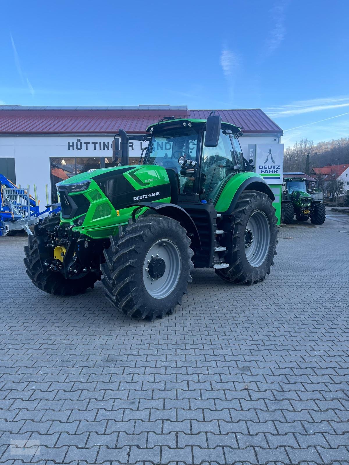 Traktor des Typs Deutz-Fahr Agrotron 6210 TTV, Neumaschine in Treuchtlingen (Bild 2)