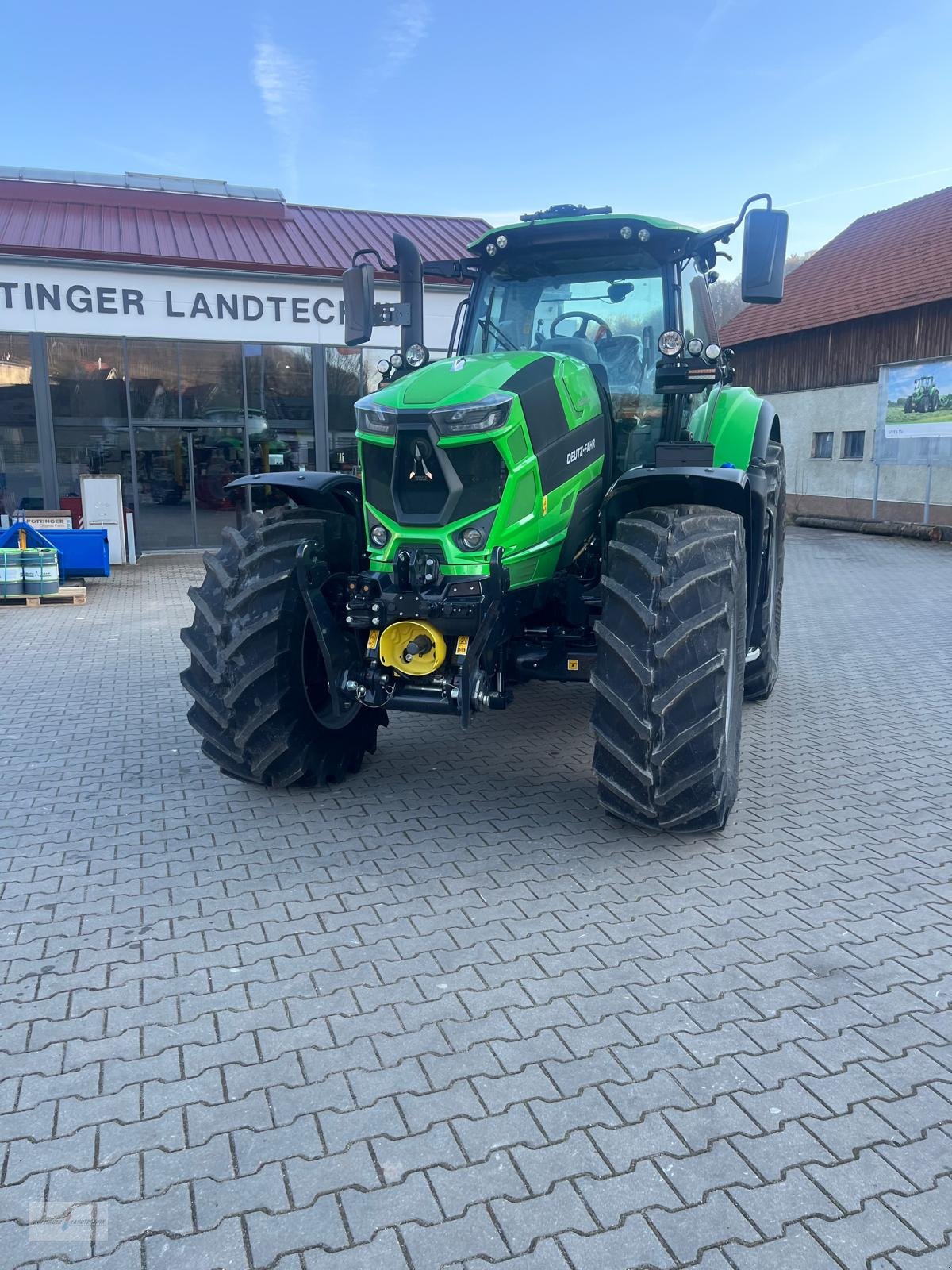 Traktor des Typs Deutz-Fahr Agrotron 6210 TTV, Neumaschine in Treuchtlingen (Bild 3)