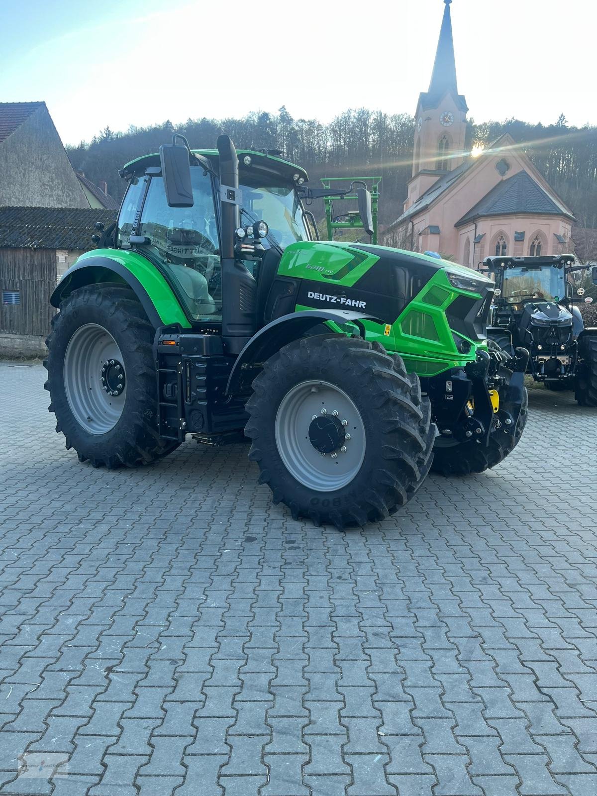 Traktor des Typs Deutz-Fahr Agrotron 6210 TTV, Neumaschine in Treuchtlingen (Bild 4)