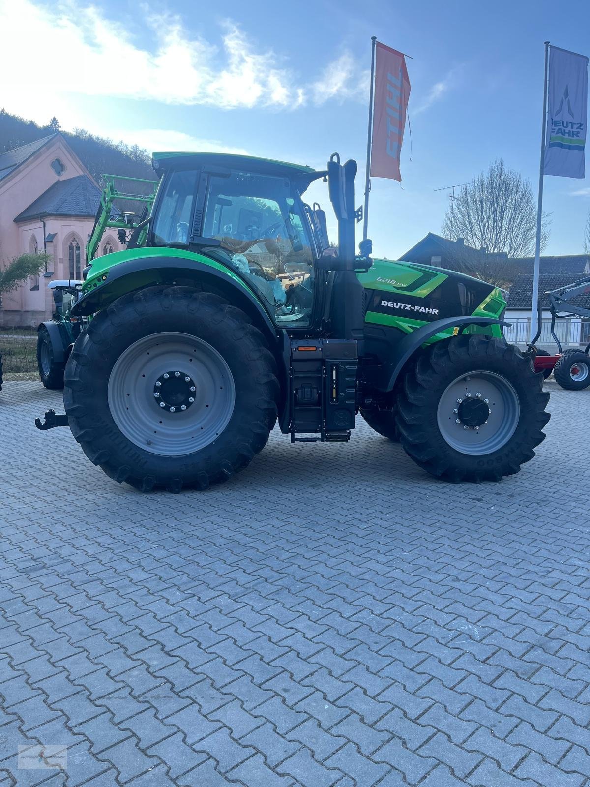 Traktor des Typs Deutz-Fahr Agrotron 6210 TTV, Neumaschine in Treuchtlingen (Bild 5)
