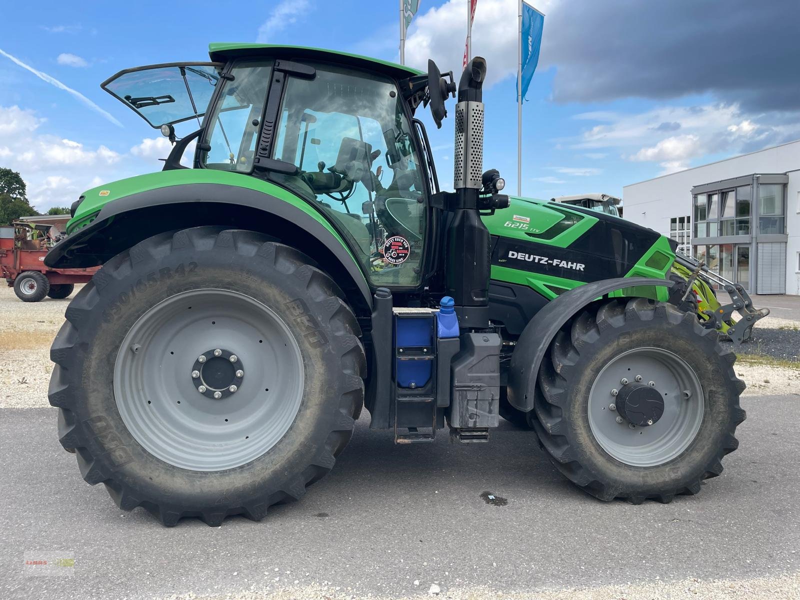 Traktor des Typs Deutz-Fahr Agrotron 6215 PREISREDUZIERT, Gebrauchtmaschine in Langenau (Bild 5)